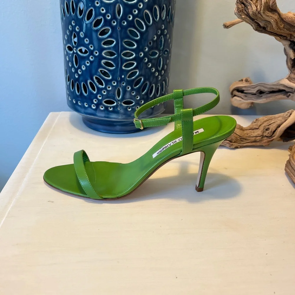 Manolo Blahnik Green Heels Elegant Design - Picture 3 of 8